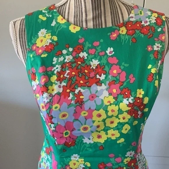 Talbots Vibrant Floral Sheath Style Ruffled Hemline Size 14W Dress - Picture 2 of 5